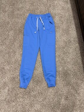 XS/Tall Figs Ceil Blue scrubs